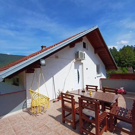 Apartman Denis Una Luzine Exteriér fotografie
