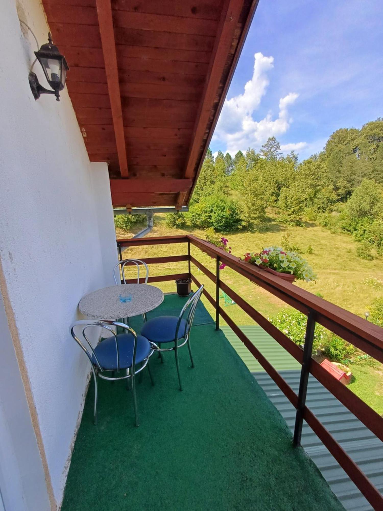 Apartman Denis Una Luzine Exteriér fotografie
