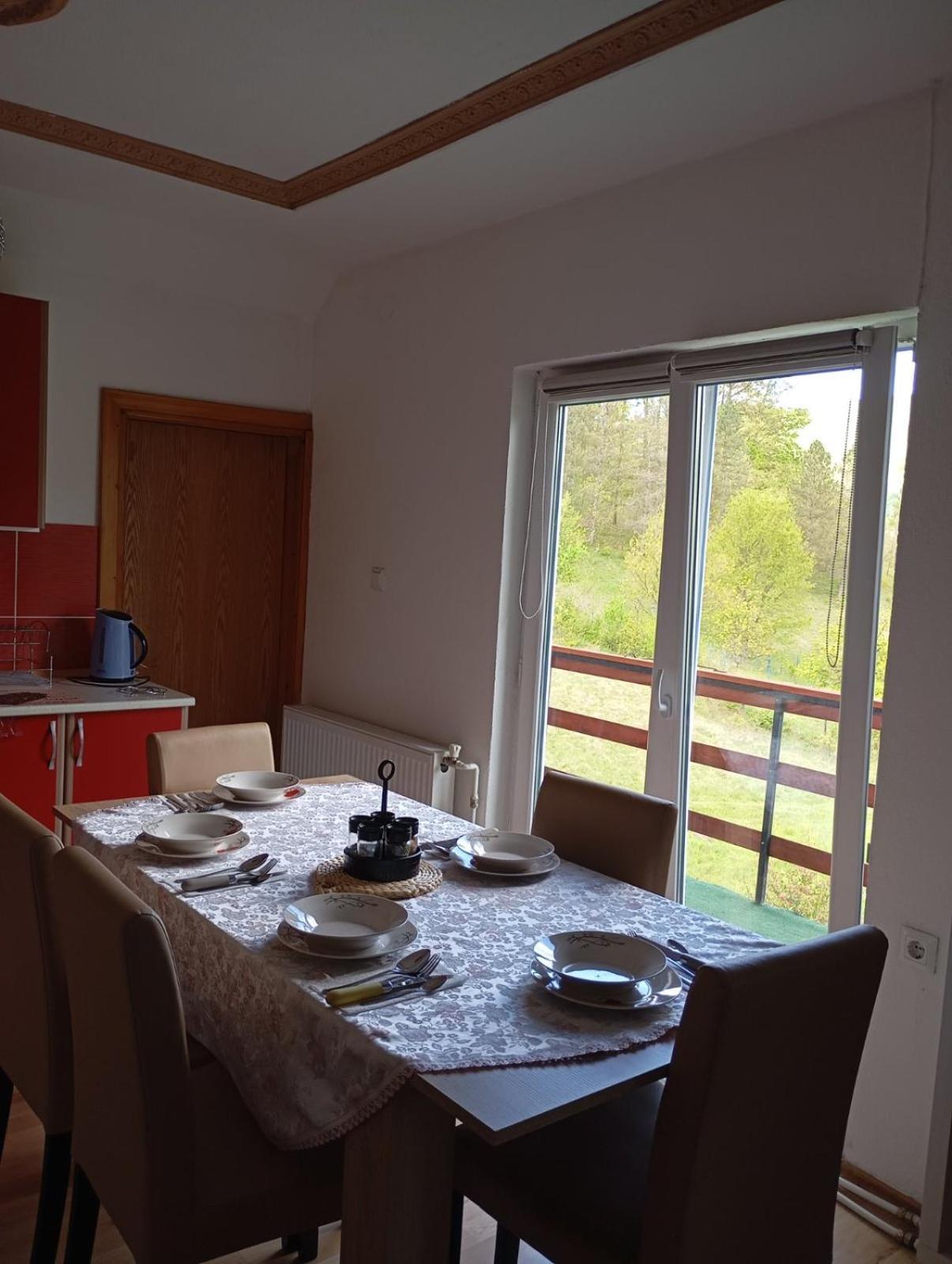 Apartman Denis Una Luzine Exteriér fotografie