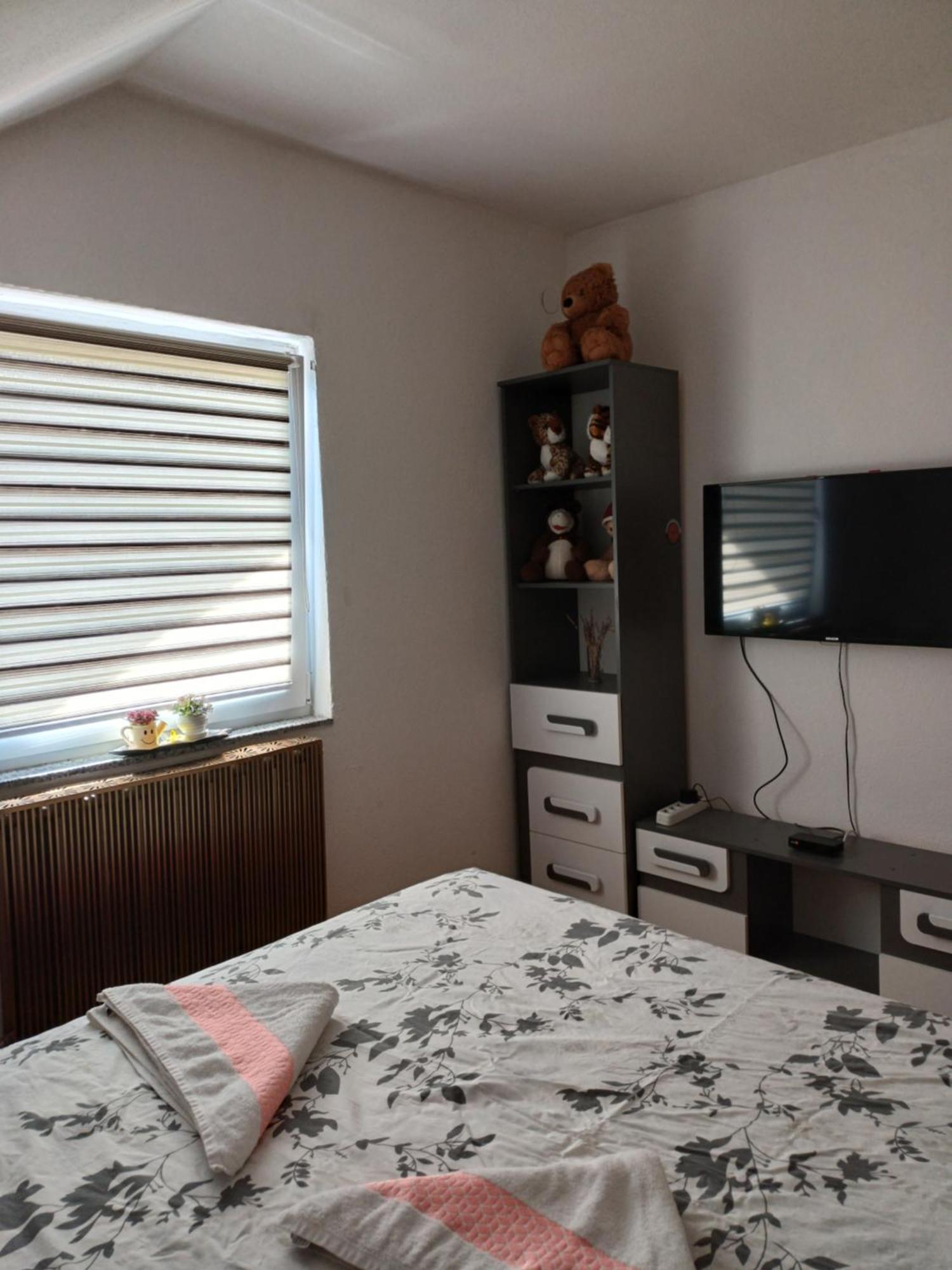 Apartman Denis Una Luzine Exteriér fotografie