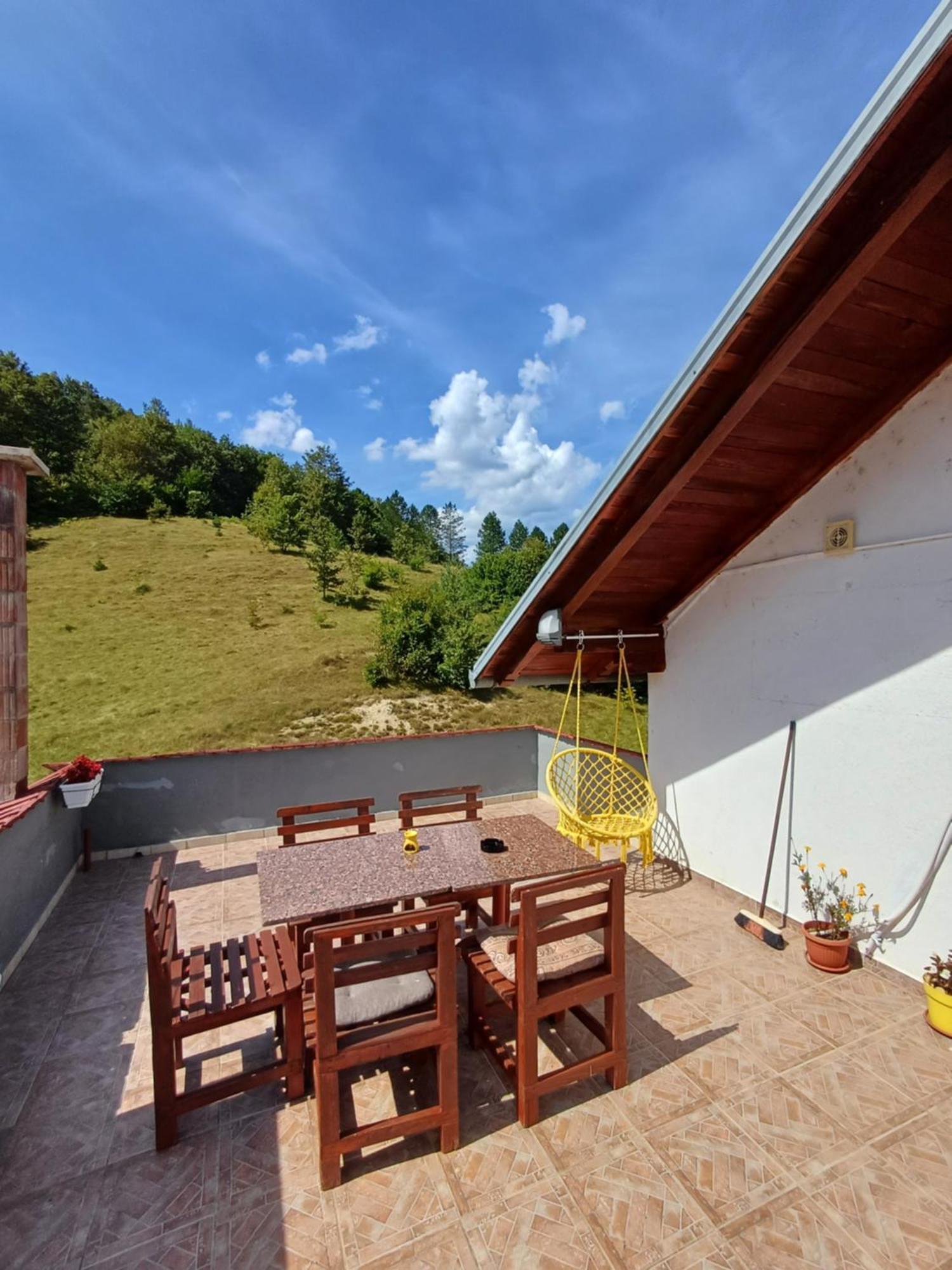 Apartman Denis Una Luzine Exteriér fotografie