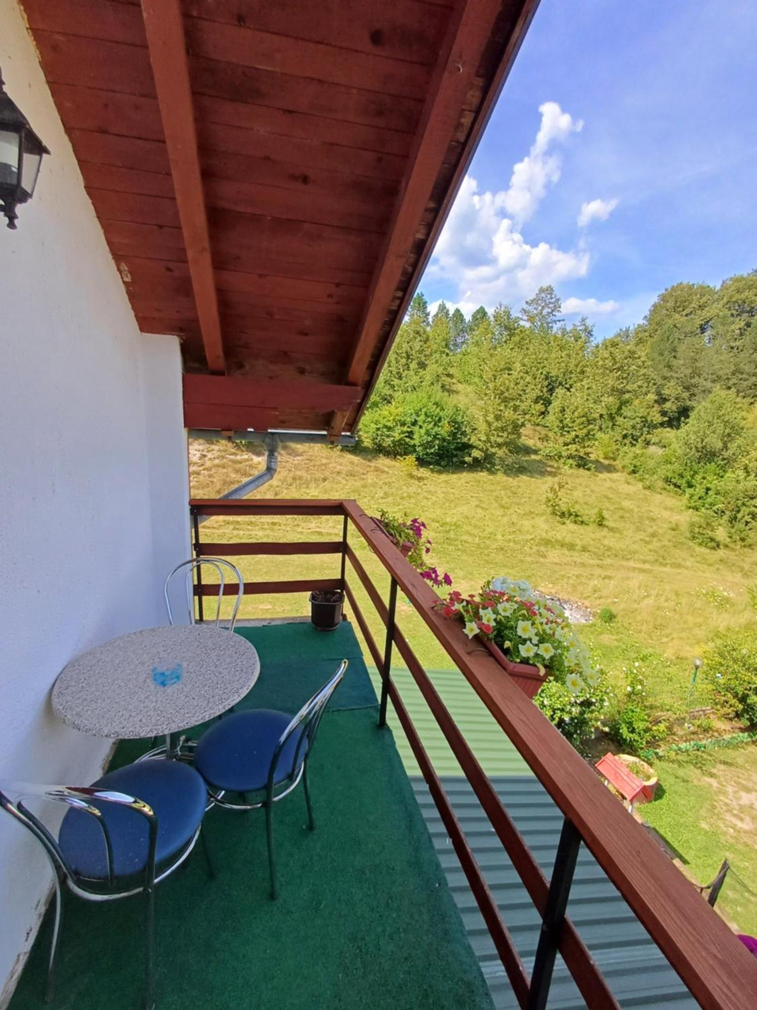 Apartman Denis Una Luzine Exteriér fotografie