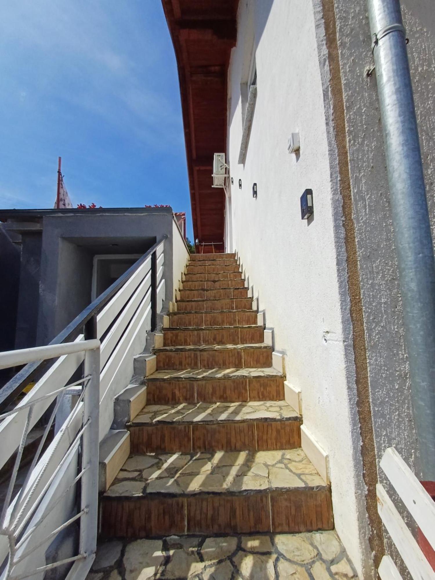 Apartman Denis Una Luzine Exteriér fotografie