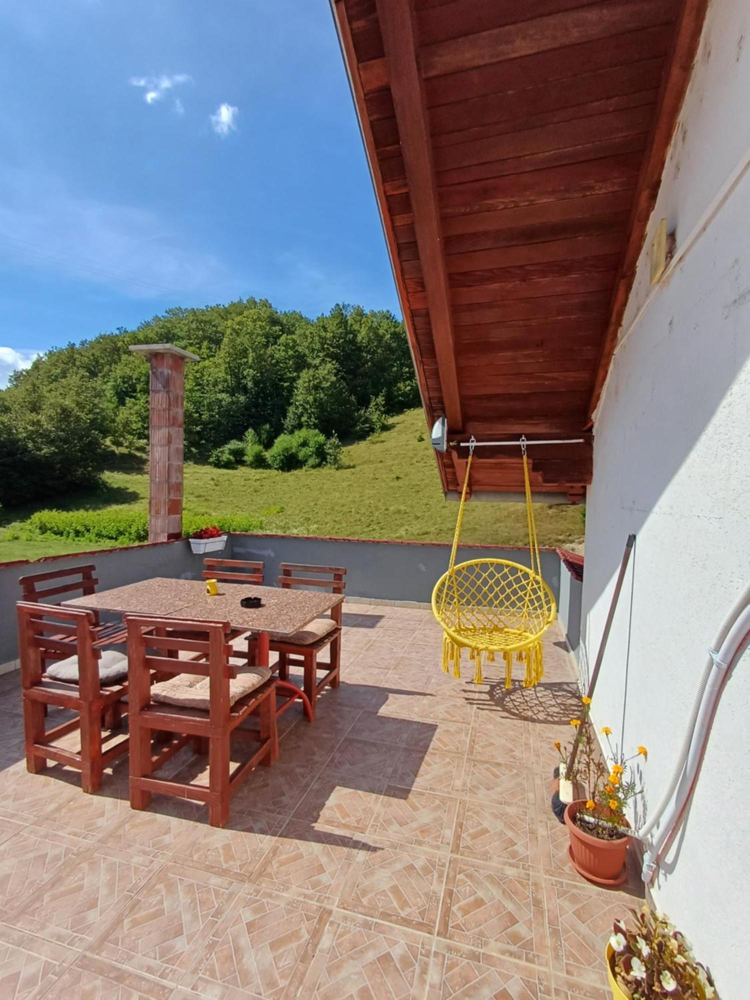 Apartman Denis Una Luzine Exteriér fotografie